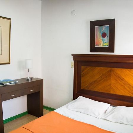 Spring City Hostel Медельин Экстерьер фото