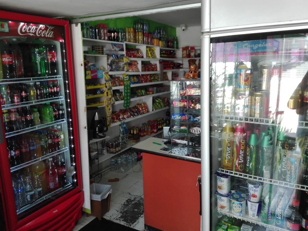 Spring City Hostel Медельин Экстерьер фото