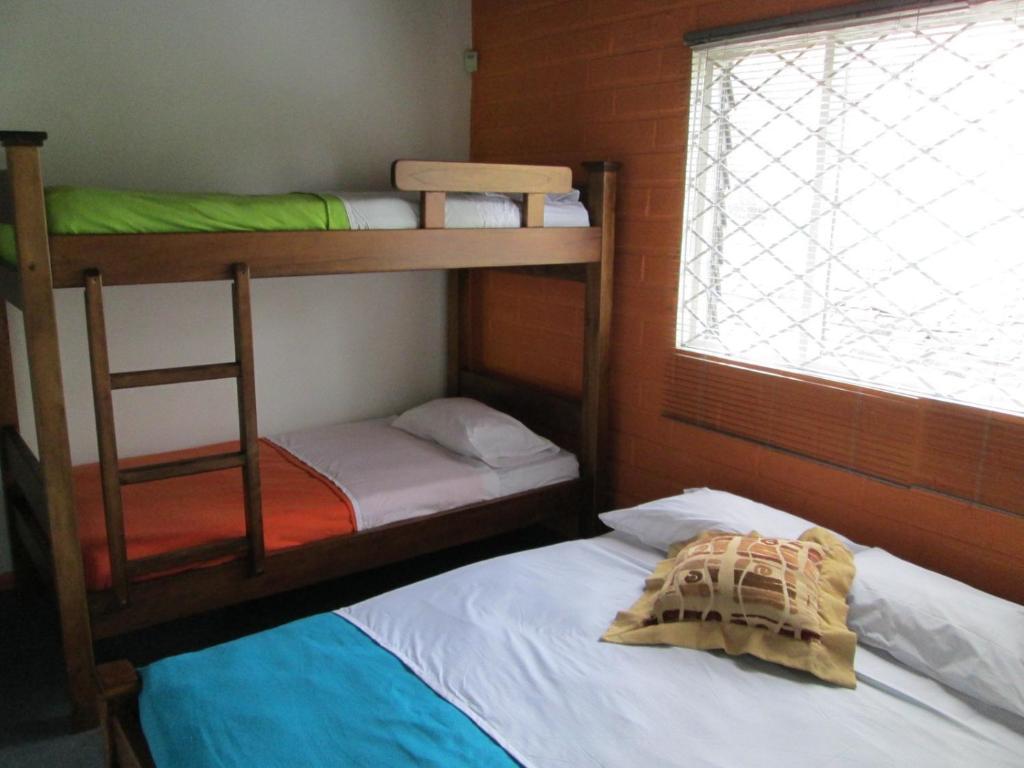 Spring City Hostel Медельин Экстерьер фото