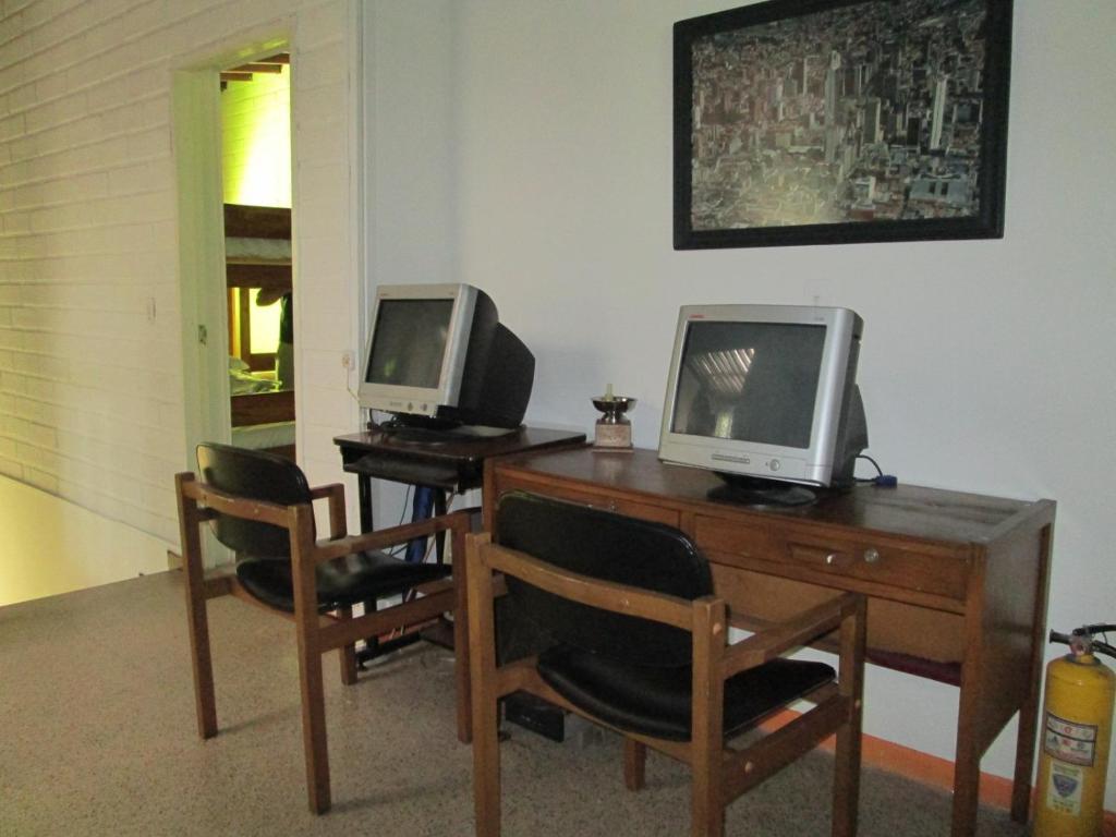 Spring City Hostel Медельин Экстерьер фото