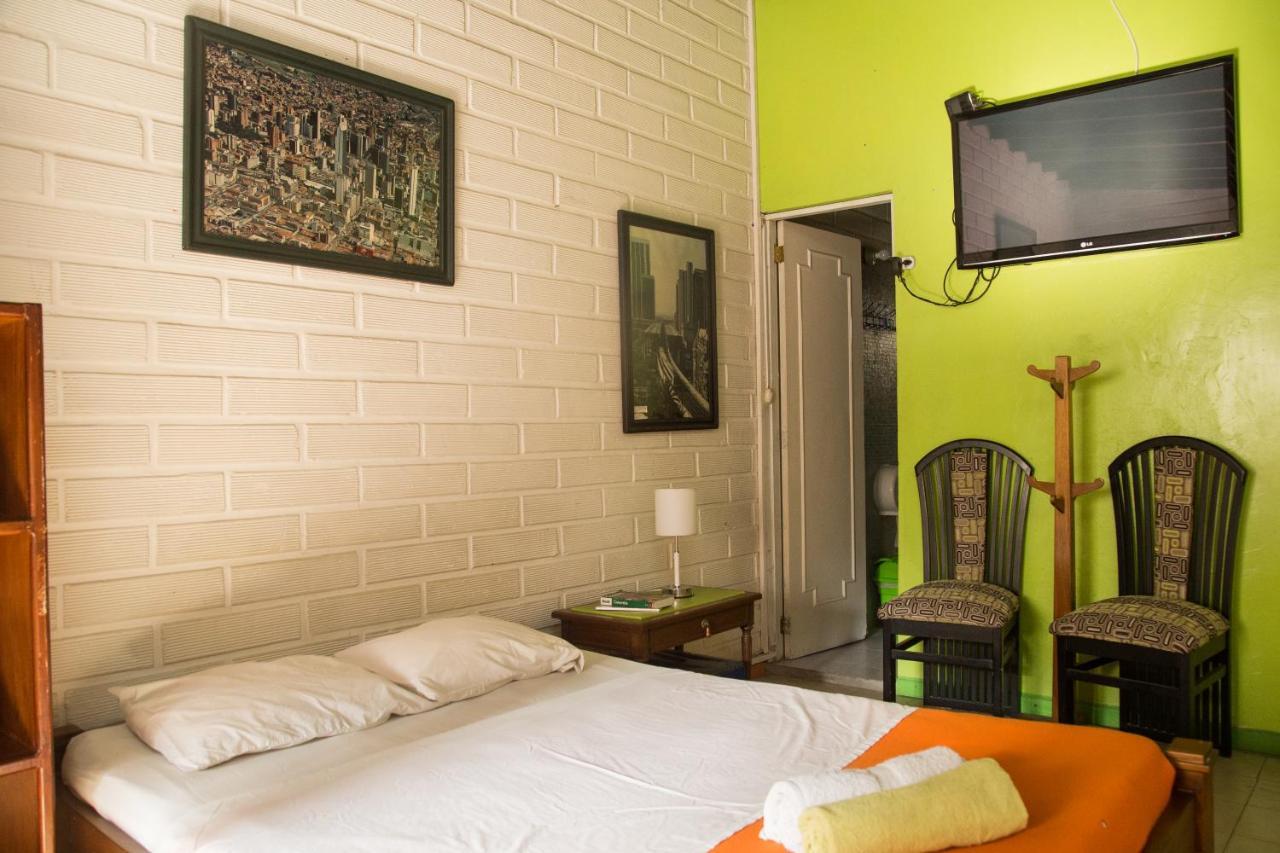 Spring City Hostel Медельин Экстерьер фото