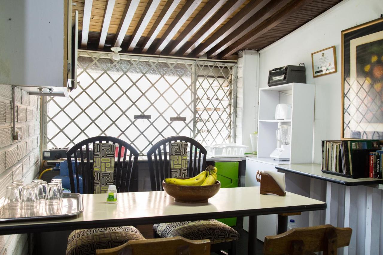 Spring City Hostel Медельин Экстерьер фото