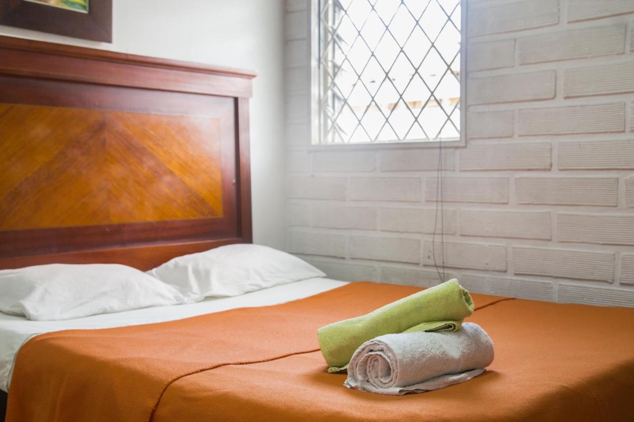 Spring City Hostel Медельин Экстерьер фото